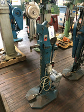 Load image into Gallery viewer, Stimpson – Auto Feed Grommet Rivet Pedal Machine