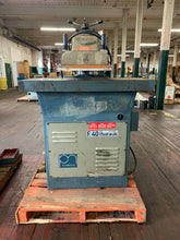 Load image into Gallery viewer, Plymouth F.40 - Hydraulic Swing Arm Clicker Press

